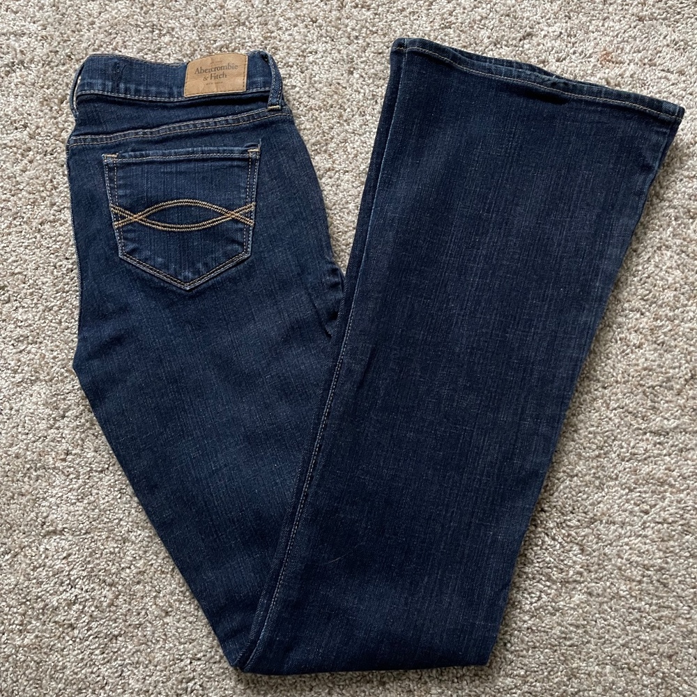Abercrombie & Fitch Low-Rise Flare women's Jean Size 0R W-25 L-33
